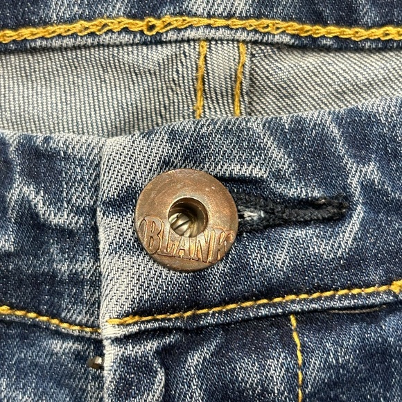 BLANK NYC Denim Zip-up Shorts Women's in Size 28 - Picture 3 of 6